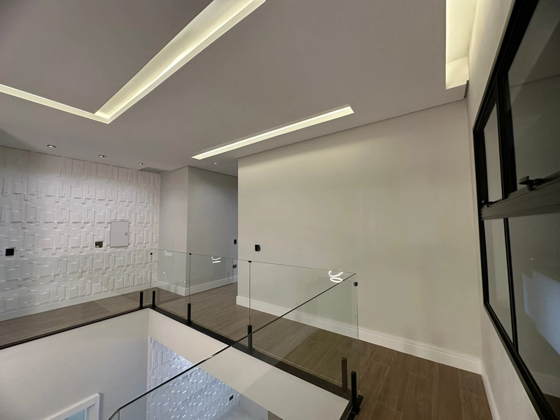 Casa nova com 4 suítes e piscina! Condomínio OuroVille Taubaté SP: 97ª foto da galeria de imagens do imóvel