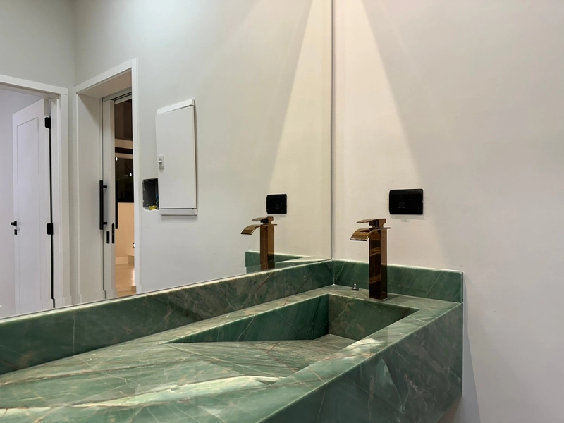 Casa nova com 4 suítes e piscina! Condomínio OuroVille Taubaté SP: 144ª foto da galeria de imagens do imóvel