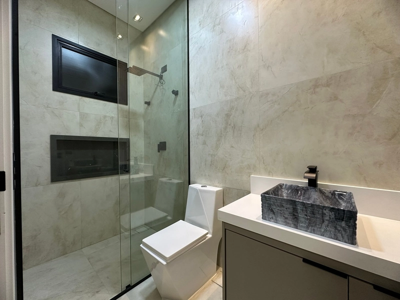 Casa nova com 4 suítes e piscina! Condomínio OuroVille Taubaté SP: 67ª foto da galeria de imagens do imóvel