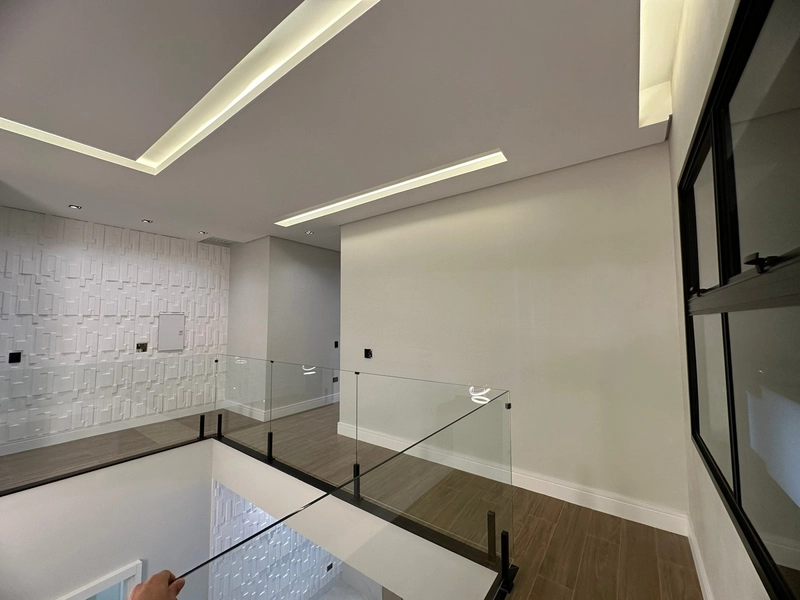 Casa nova com 4 suítes e piscina! Condomínio OuroVille Taubaté SP: 96ª foto da galeria de imagens do imóvel