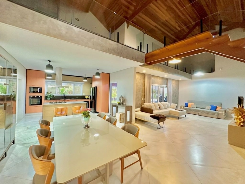 Casa térrea planejada e amplo quintal no Condomínio Village da Serra: 1ª foto da galeria de imagens do imóvel