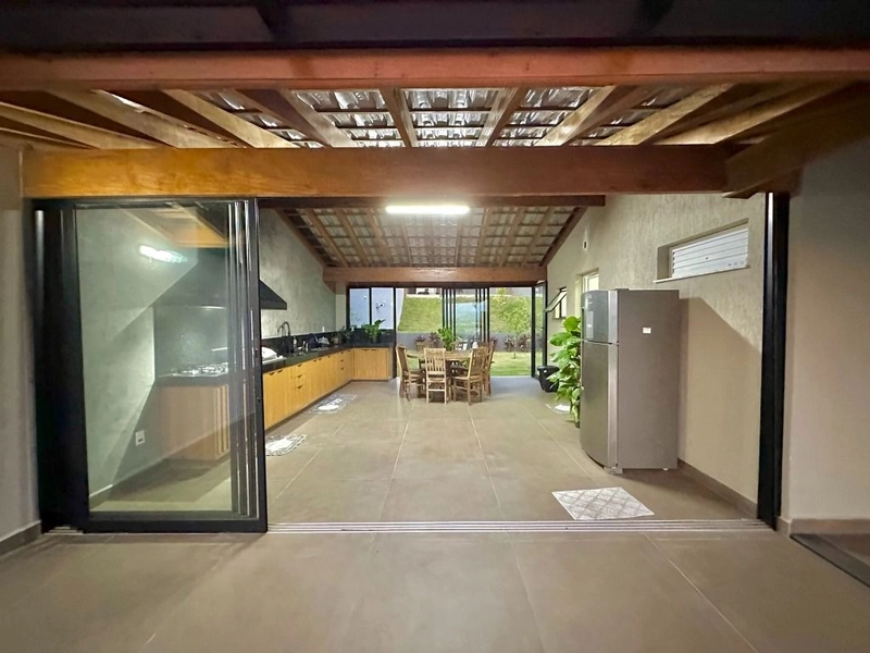 Casa térrea planejada e amplo quintal no Condomínio Village da Serra: 12ª foto da galeria de imagens do imóvel
