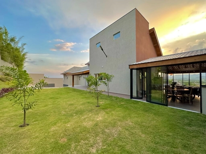 Casa térrea planejada e amplo quintal no Condomínio Village da Serra: 9ª foto da galeria de imagens do imóvel