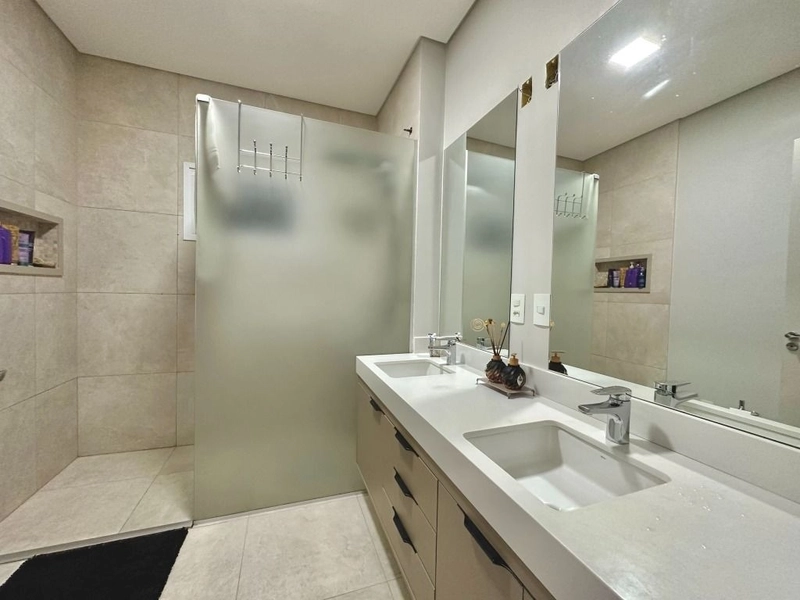 Casa térrea planejada e amplo quintal no Condomínio Village da Serra: 62ª foto da galeria de imagens do imóvel