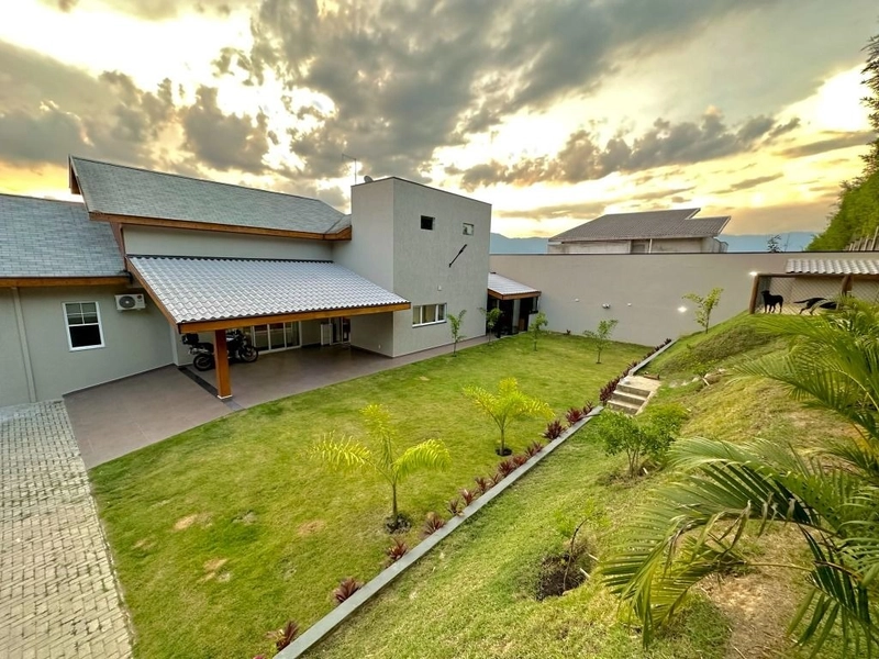 Casa térrea planejada e amplo quintal no Condomínio Village da Serra: 6ª foto da galeria de imagens do imóvel