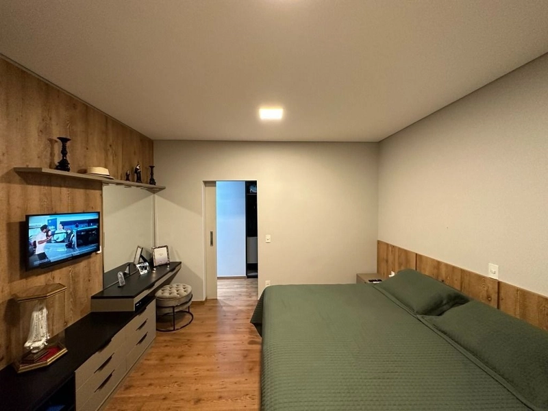 Casa térrea planejada e amplo quintal no Condomínio Village da Serra: 56ª foto da galeria de imagens do imóvel