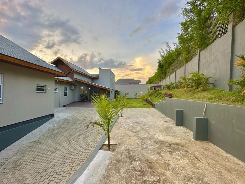 Casa térrea planejada e amplo quintal no Condomínio Village da Serra: 5ª foto da galeria de imagens do imóvel