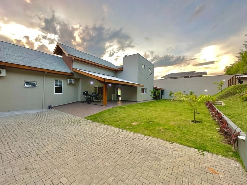 Casa térrea planejada e amplo quintal no Condomínio Village da Serra: 7ª foto da galeria de imagens do imóvel