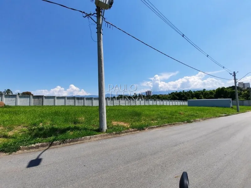 Terreno plano 250m vista p serra em condomínio fechado em Tremembé SP: 3ª foto da galeria de imagens do imóvel
