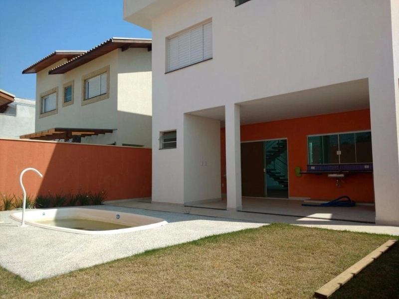 Sobrado com piscina e 3 dormitórios - condomínio fechado em Taubaté SP: 7ª foto da galeria de imagens do imóvel