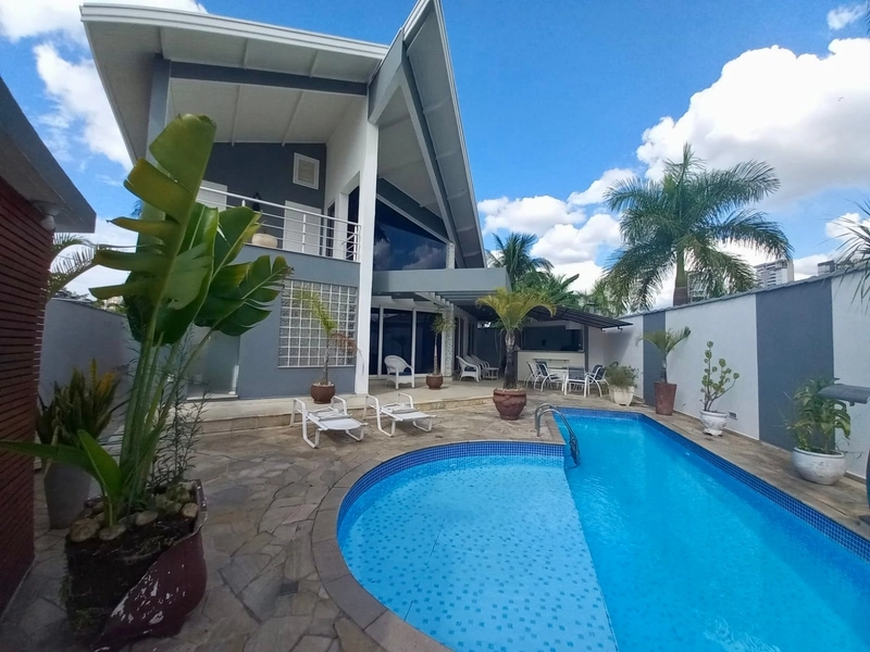 Sobrado alto padrão, 3 suítes e piscina - Condomínio Taubaté Village: 1ª foto da galeria de imagens do imóvel
