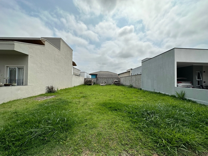 Terreno plano em condomínio fechado. Condominio Pinheiros de Tremembe: 3ª foto da galeria de imagens do imóvel