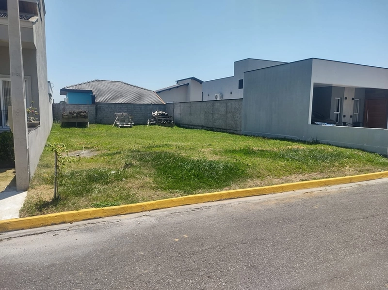 Terreno plano em condomínio fechado. Condominio Pinheiros de Tremembe: 5ª foto da galeria de imagens do imóvel