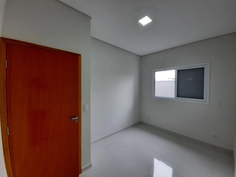 Casa térrea com projeto diferenciado e armários planejados. Condomínio: 26ª foto da galeria de imagens do imóvel
