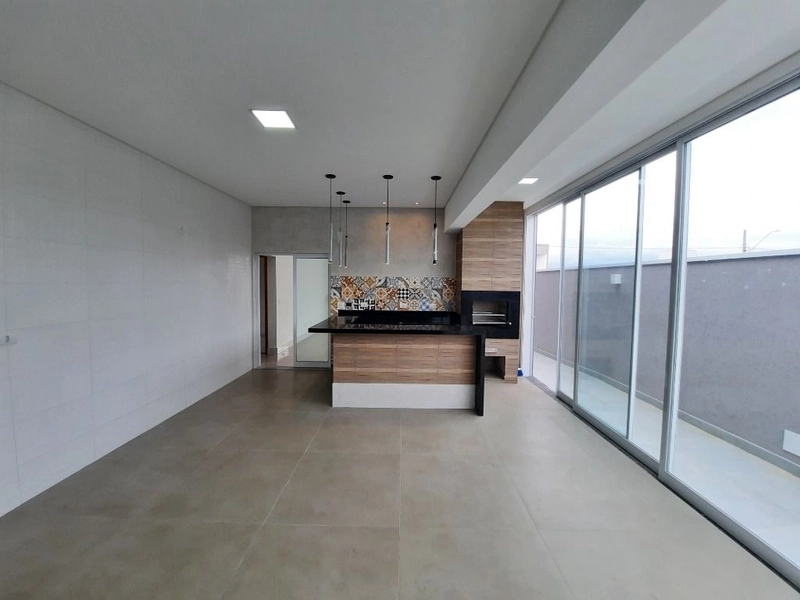 Casa térrea com projeto diferenciado e armários planejados. Condomínio: 6ª foto da galeria de imagens do imóvel