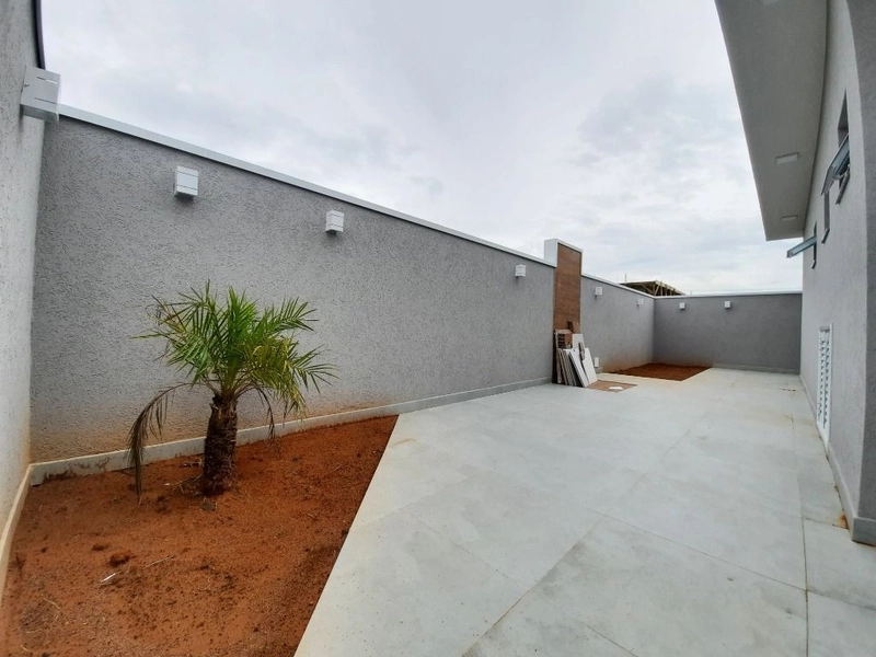 Casa térrea com projeto diferenciado e armários planejados. Condomínio: 15ª foto da galeria de imagens do imóvel