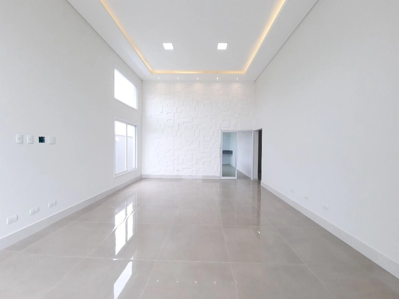 Casa térrea com projeto diferenciado e armários planejados. Condomínio: 4ª foto da galeria de imagens do imóvel