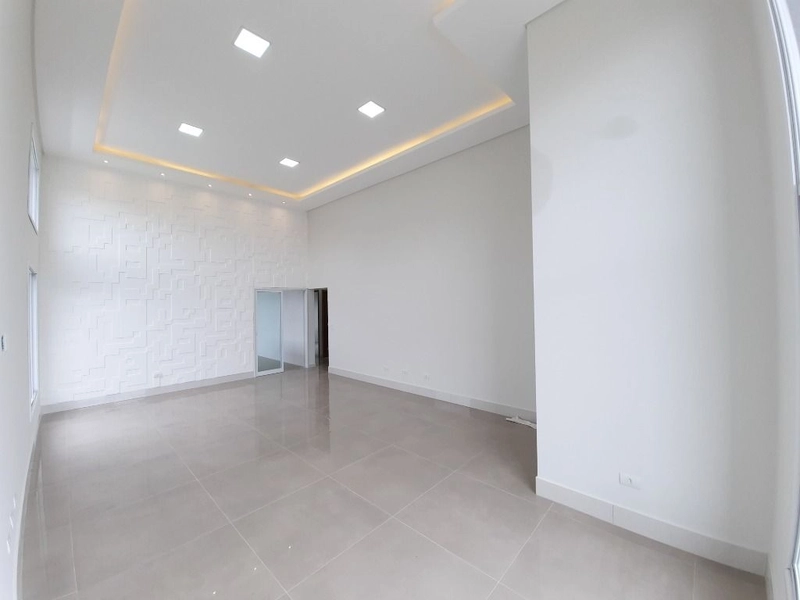 Casa térrea com projeto diferenciado e armários planejados. Condomínio: 2ª foto da galeria de imagens do imóvel