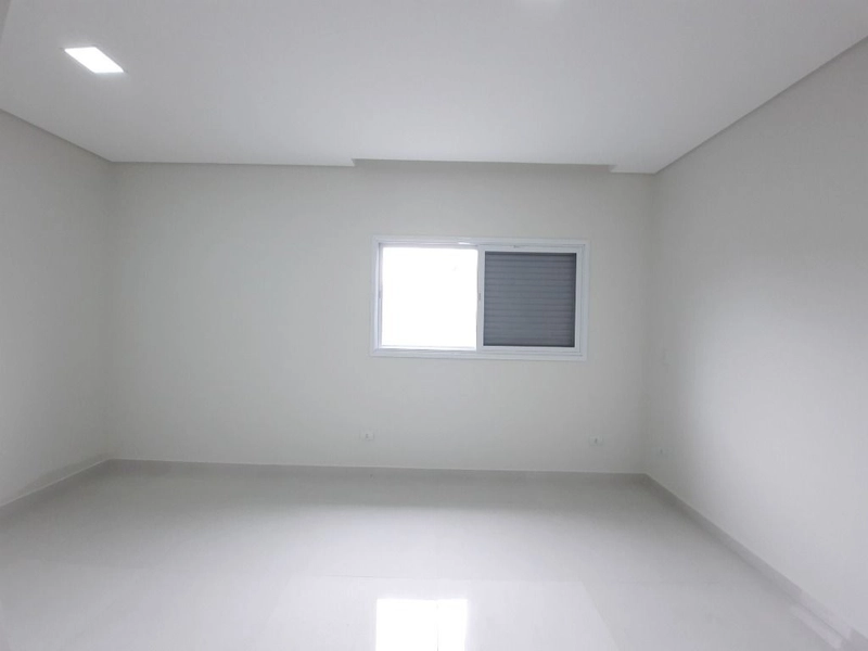 Casa térrea com projeto diferenciado e armários planejados. Condomínio: 30ª foto da galeria de imagens do imóvel