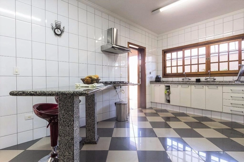 Sobrado com 3 suítes e quintal gramado - Condomínio Taubaté Village: 10ª foto da galeria de imagens do imóvel