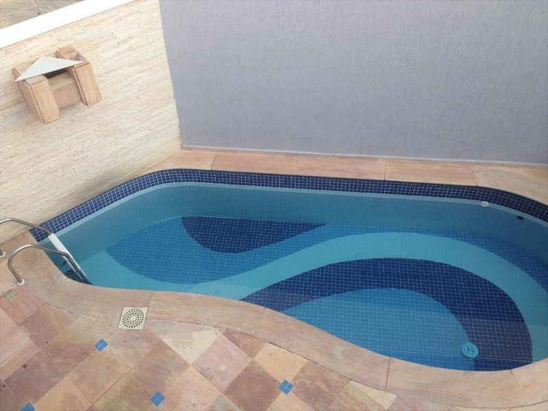 Sobrado com 3 suítes, escritório e piscina. Condomínio Taubaté Village: 1ª foto da galeria de imagens do imóvel