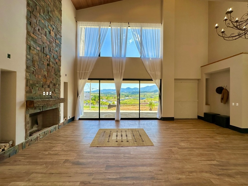 Casa com vista para serra da mantiqueira, 3 suites e escritorio: 1ª foto da galeria de imagens do imóvel