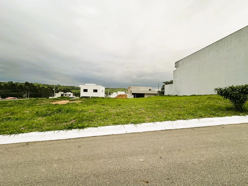 Terreno 250 m2 plano no Condominio Agata Vale dos Cristais Taubate SP: 1ª foto da galeria de imagens do imóvel