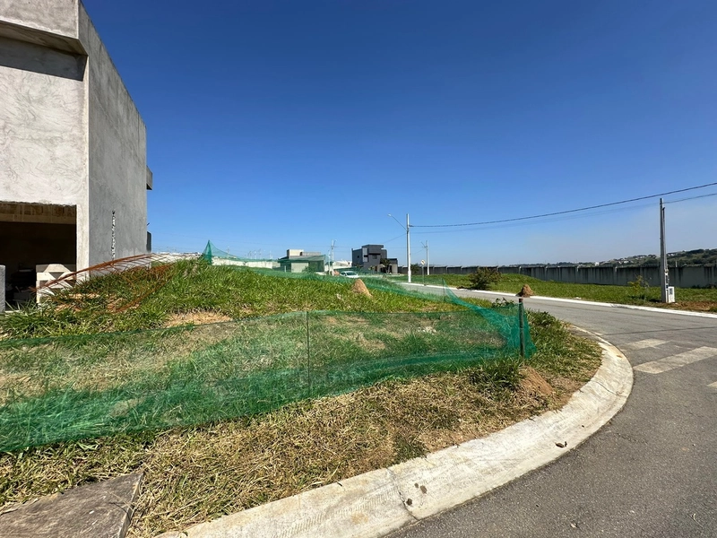 Terreno de esquina com 332 m2 plano Condomínio Agata Taubate SP: 3ª foto da galeria de imagens do imóvel