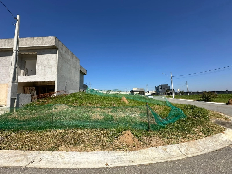 Terreno de esquina com 332 m2 plano Condomínio Agata Taubate SP: 2ª foto da galeria de imagens do imóvel