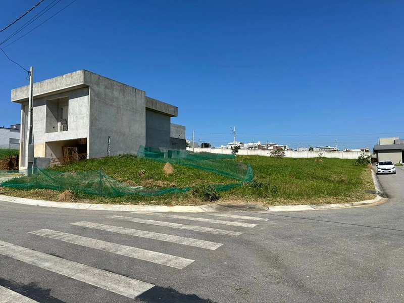 Terreno de esquina com 332 m2 plano Condomínio Agata Taubate SP: 1ª foto da galeria de imagens do imóvel