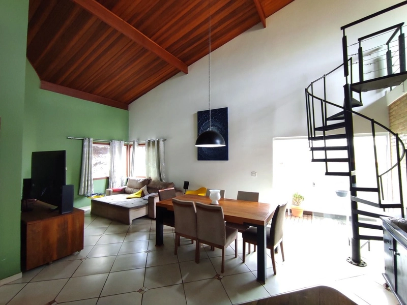 Casa térrea com mezanino no Condomínio Hipica Pinheiro em Taubaté SP: 8ª foto da galeria de imagens do imóvel