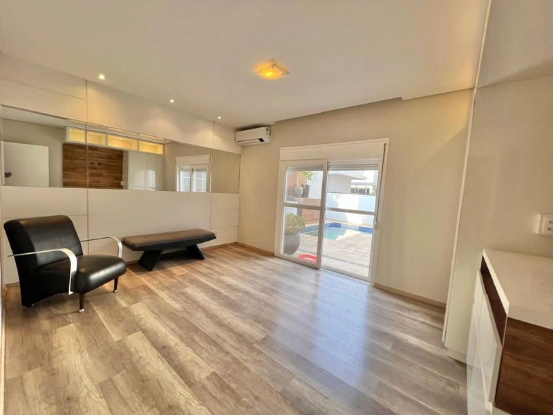 Casa com 4 suítes, escritório e piscina - Condomínio Taubaté Village: 7ª foto da galeria de imagens do imóvel