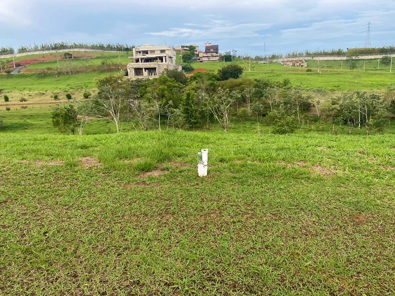 Terreno 1000 m2 no Condomínio Village da Serra em Tremembé SP: 2ª foto da galeria de imagens do imóvel