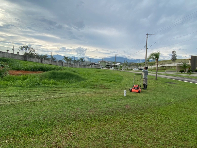 Terreno no Condomínio Village da Serra, em Tremembé - SP: 1ª foto da galeria de imagens do imóvel