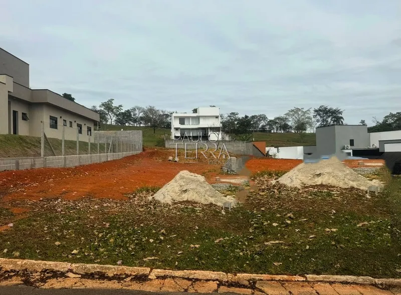 Terreno plano com mais de 1000 m2 Condomínio fechado em Taubaté SP