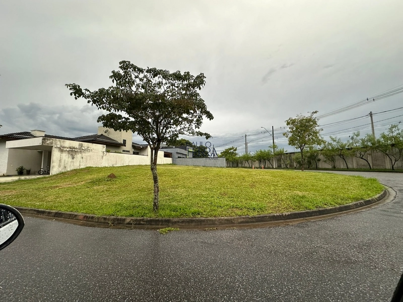Terreno de esquina com 455 m2 no Condomínio OuroVille em Taubaté SP: 5ª foto da galeria de imagens do imóvel
