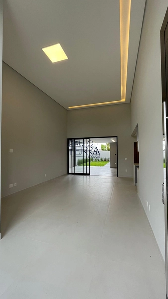 Casa alto padrão com quintal, escritório, 3 suítes,closet e planejados: 2ª foto da galeria de imagens do imóvel