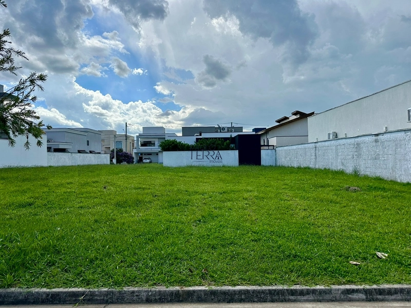 Terreno 300 metros à venda no Condomínio OuroVille em Taubaté SP: 1ª foto da galeria de imagens do imóvel