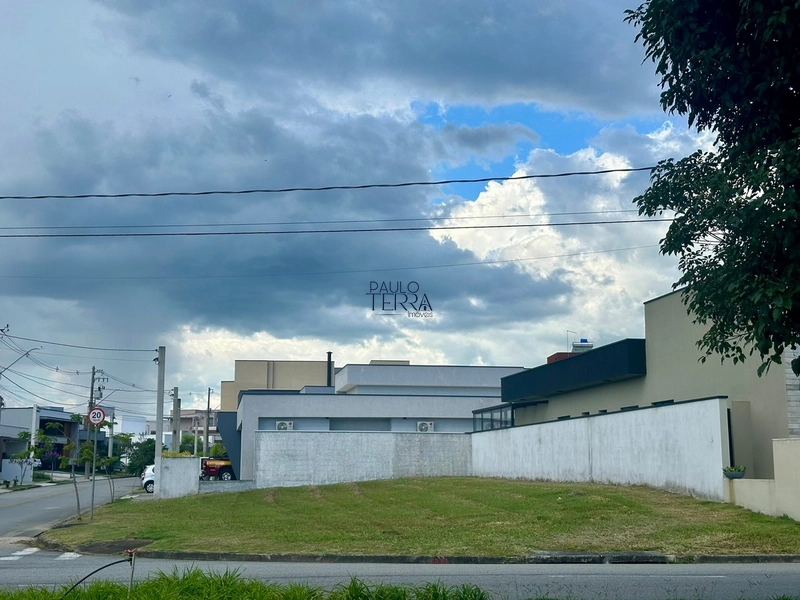 Terreno de esquina à venda no condomínio Ouroville em Taubaté SP: 2ª foto da galeria de imagens do imóvel