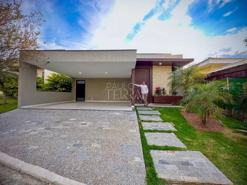 Casa térrea semi mobiliada com 3 suítes, área gourmet e piscina!
