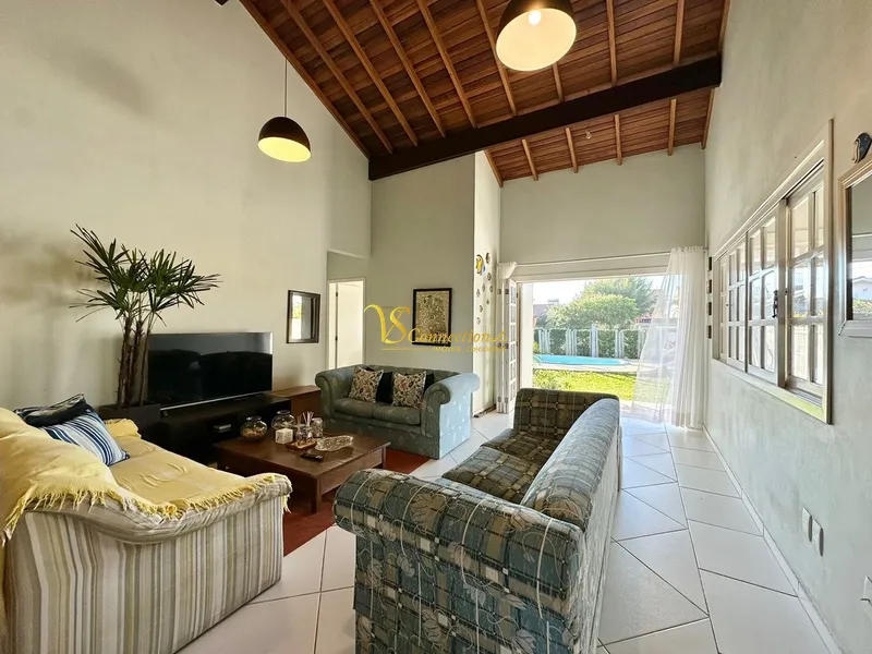 Casa com Piscina: 10ª foto da galeria de imagens do imóvel