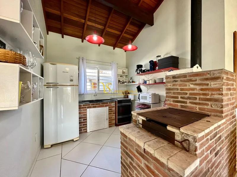 Casa com Piscina: 9ª foto da galeria de imagens do imóvel