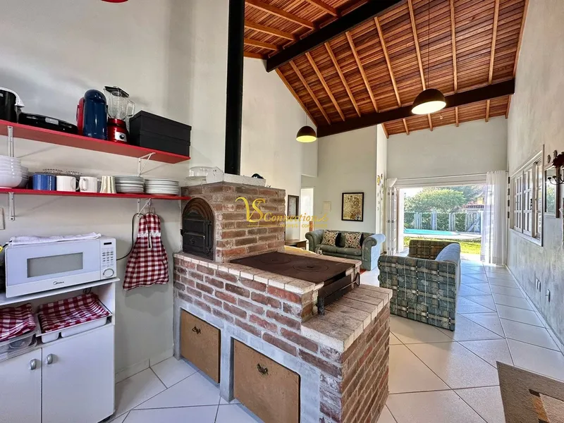 Casa com Piscina: 11ª foto da galeria de imagens do imóvel