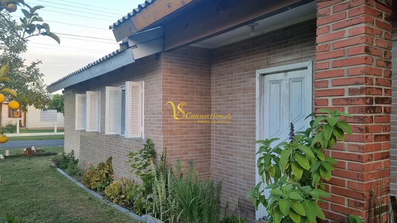 CASA À VENDA EM ATLÂNTIDA SUL: 2ª foto da galeria de imagens do imóvel