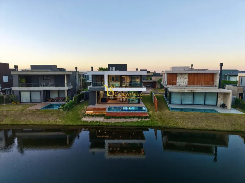BELÍSSIMO SOBRADO À BEIRA LAGO!!!: 36ª foto da galeria de imagens do imóvel