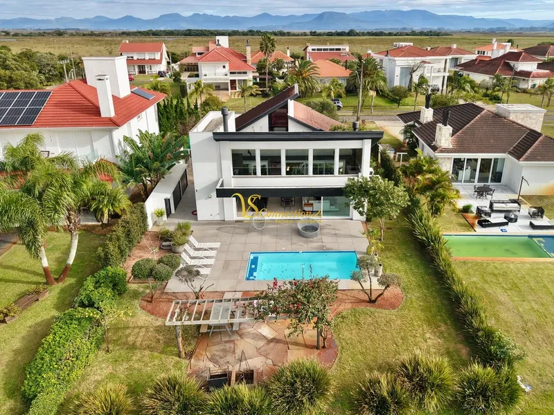MARAVILHOSA CASA À VENDA NO ÚNICO CONDOMÍNIO COM CAMPO DE GOLF.: 27ª foto da galeria de imagens do imóvel