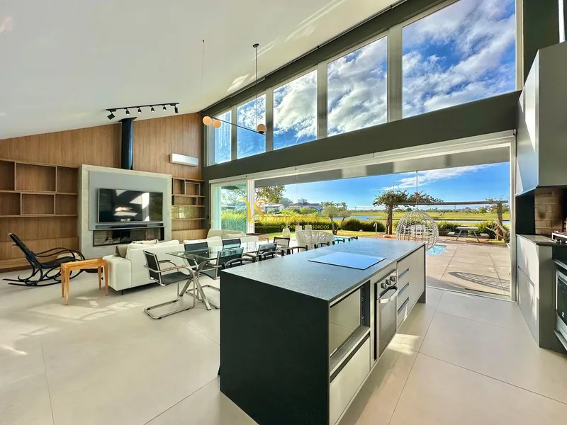 MARAVILHOSA CASA À VENDA NO ÚNICO CONDOMÍNIO COM CAMPO DE GOLF.: 8ª foto da galeria de imagens do imóvel