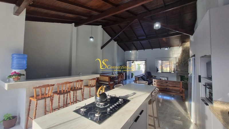 AMPLA CASA À VENDA EM ATLÂNTIDA SUL: 10ª foto da galeria de imagens do imóvel