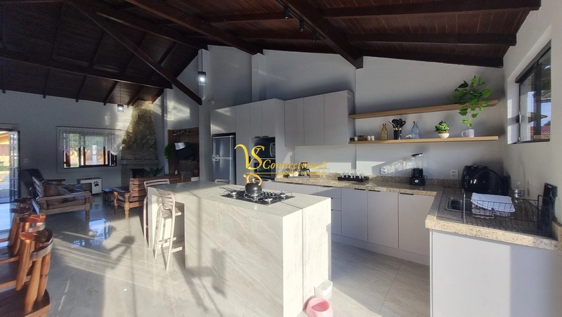 AMPLA CASA À VENDA EM ATLÂNTIDA SUL: 9ª foto da galeria de imagens do imóvel