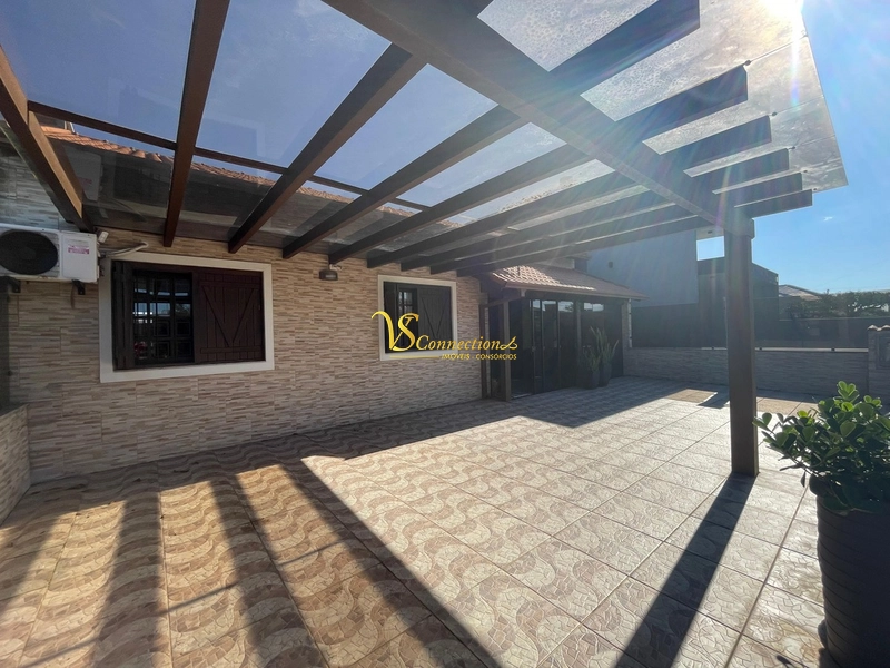 CASA À VENDA EM ATLÂNTIDA SUL: 3ª foto da galeria de imagens do imóvel